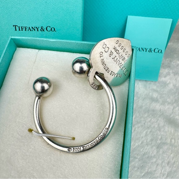 Tiffany & Co 925 Silver Keyring Charm VERY NICE. GREAT GIFT IDEA! - Picture 4 of 8